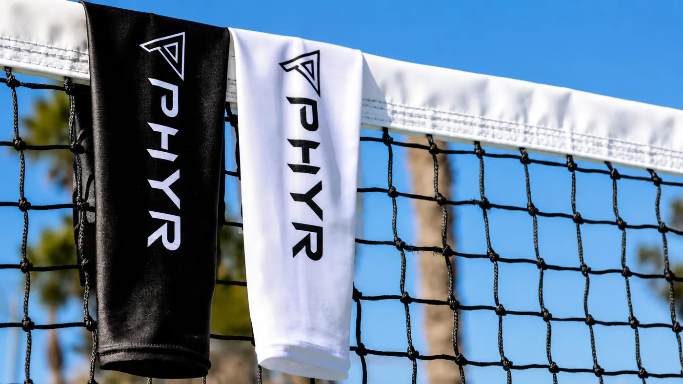 PHYR arm sleeves on the net — black and white